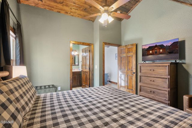 1016 Ravens Ford Way, Sevierville, TN 37876