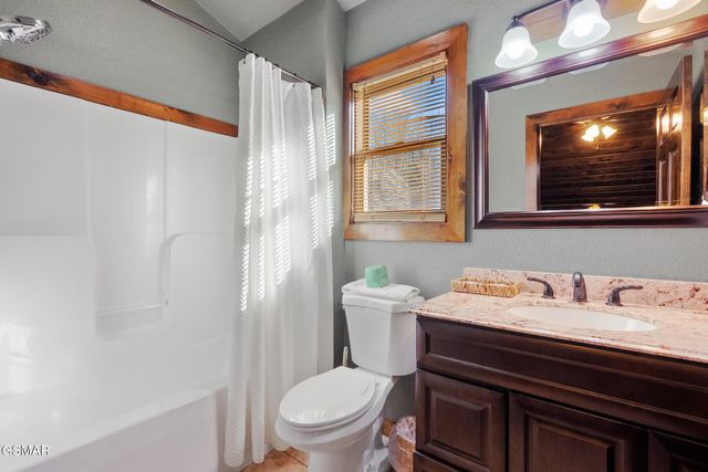 1016 Ravens Ford Way, Sevierville, TN 37876