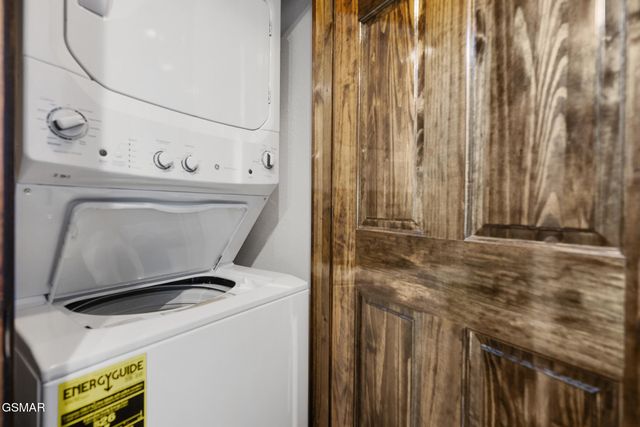 1016 Ravens Ford Way, Sevierville, TN 37876