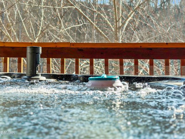 1016 Ravens Ford Way, Sevierville, TN 37876