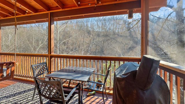 1016 Ravens Ford Way, Sevierville, TN 37876