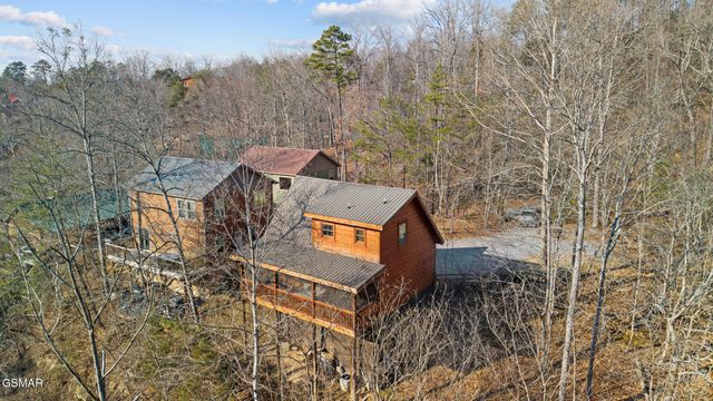 1016 Ravens Ford Way, Sevierville, TN 37876