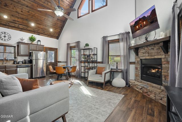 1016 Ravens Ford Way, Sevierville, TN 37876