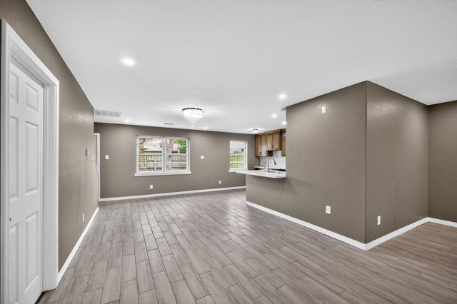 2217 Hickory Lane, Pasadena, TX 77502