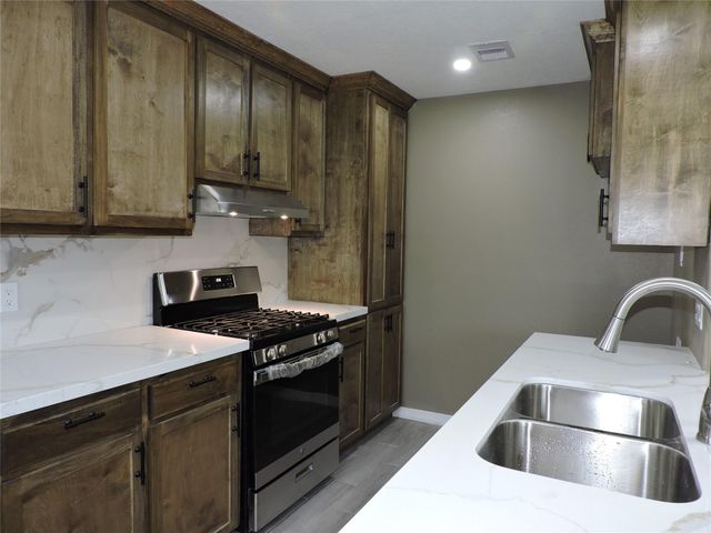 2217 Hickory Lane, Pasadena, TX 77502