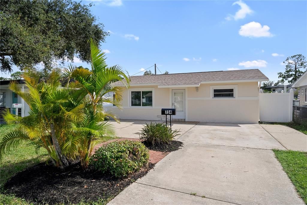 734 LYNNDALE STREET N, St Petersburg, FL 33703