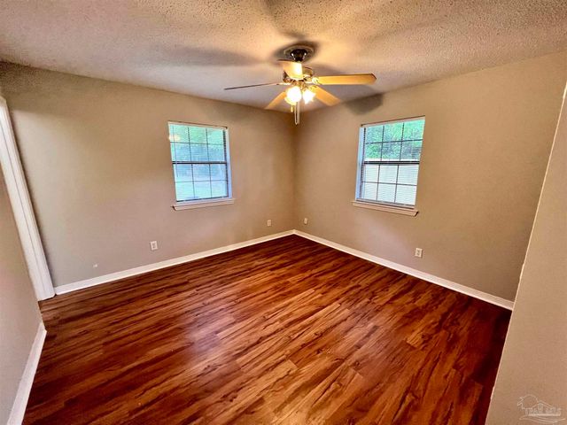 5905 Pamela Dr, Milton, FL 32570