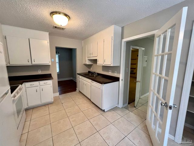 5905 Pamela Dr, Milton, FL 32570