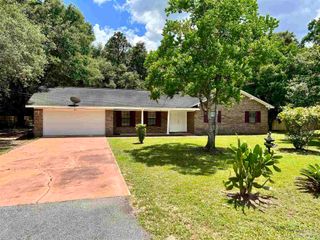 5905 Pamela Dr, Milton, FL 32570