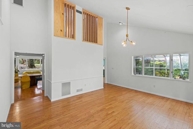 3385 WOODBRIDGE CIR, Bethlehem, PA 18017