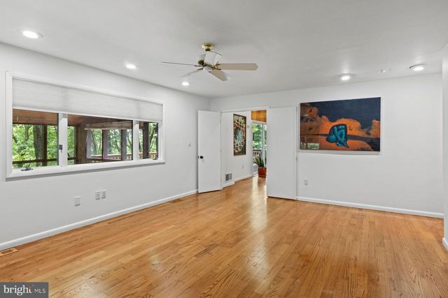 3385 WOODBRIDGE CIR, Bethlehem, PA 18017