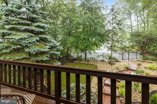 3385 WOODBRIDGE CIR, Bethlehem, PA 18017