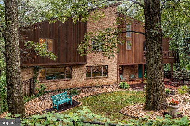3385 WOODBRIDGE CIR, Bethlehem, PA 18017