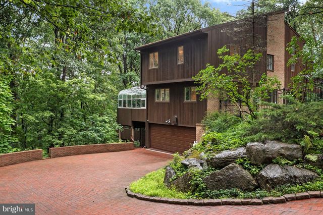 3385 WOODBRIDGE CIR, Bethlehem, PA 18017