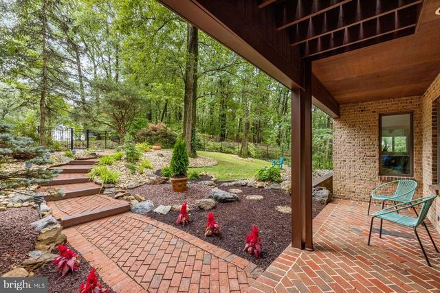 3385 WOODBRIDGE CIR, Bethlehem, PA 18017