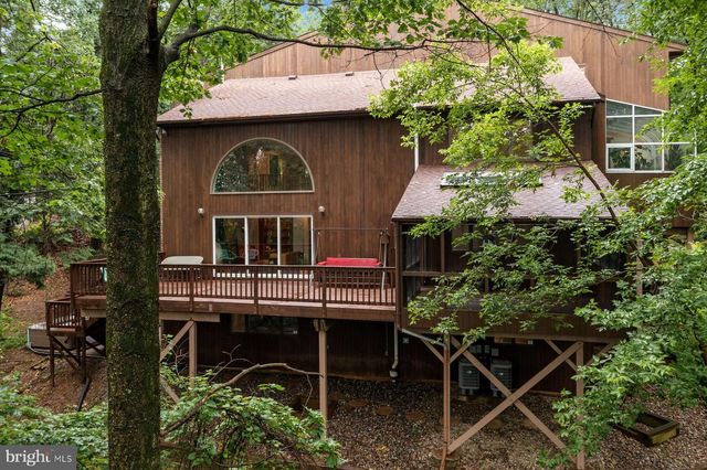 3385 WOODBRIDGE CIR, Bethlehem, PA 18017