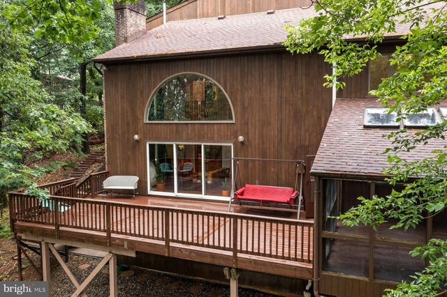 3385 WOODBRIDGE CIR, Bethlehem, PA 18017