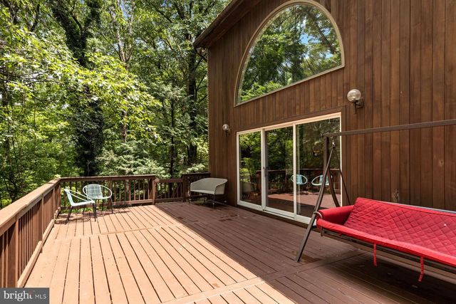 3385 WOODBRIDGE CIR, Bethlehem, PA 18017