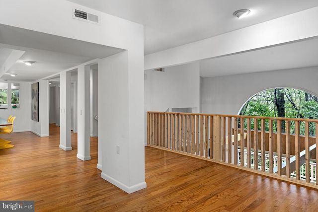3385 WOODBRIDGE CIR, Bethlehem, PA 18017