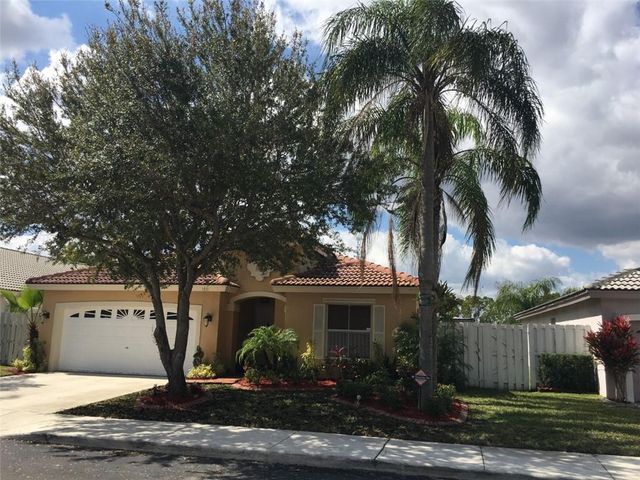160 NW 166th Ave, Pembroke Pines, FL 33028