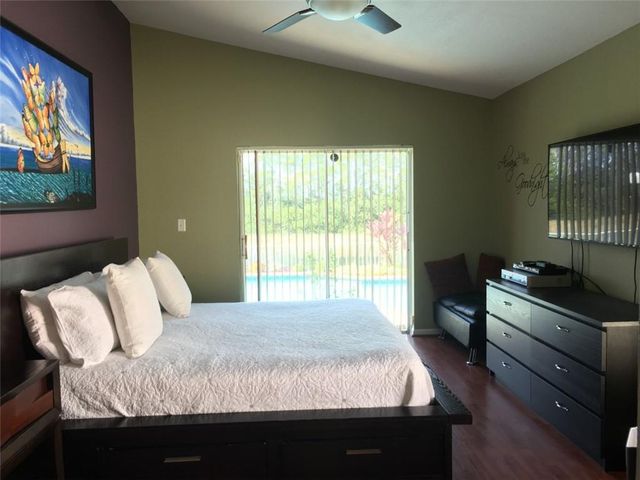 160 NW 166th Ave, Pembroke Pines, FL 33028