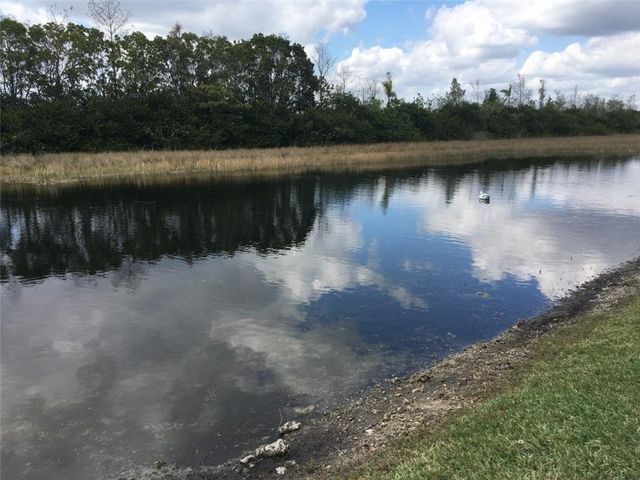 160 NW 166th Ave, Pembroke Pines, FL 33028