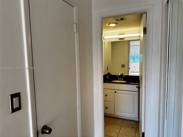 2851 NE 183rd St 1007E, Aventura, FL 33160