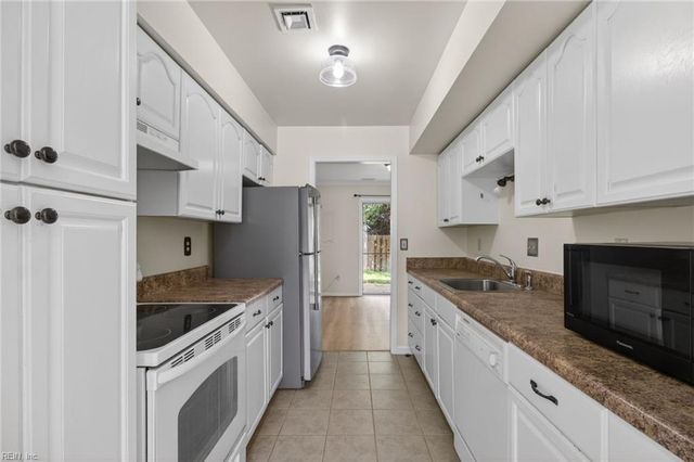 937 Welch CIR, Virginia Beach, VA 23452