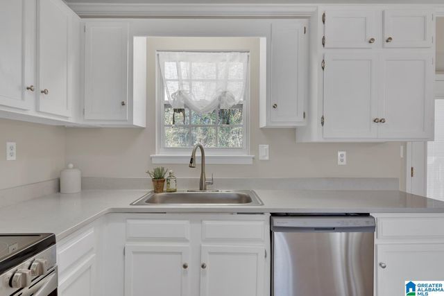 225 ASH CIRCLE, Trussville, AL 35173