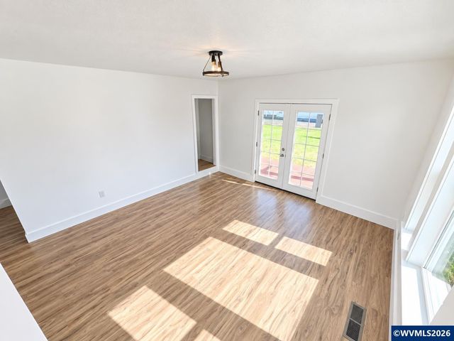 303 W Water St, Stayton, OR 97383