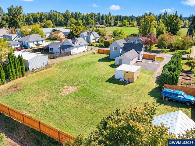 303 W Water St, Stayton, OR 97383
