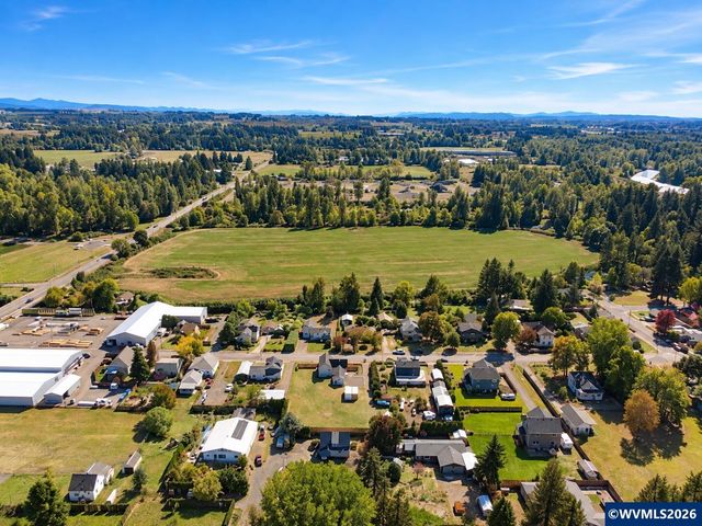 303 W Water St, Stayton, OR 97383