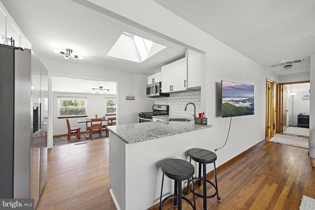 34 LAKE SINGLETON CT, Tuckerton, NJ 08087