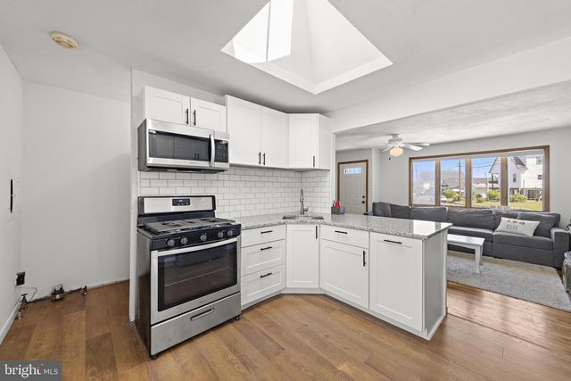 34 LAKE SINGLETON CT, Tuckerton, NJ 08087