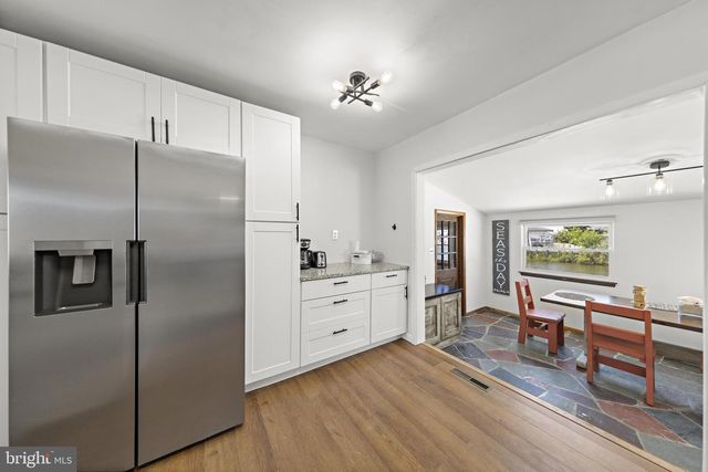 34 LAKE SINGLETON CT, Tuckerton, NJ 08087
