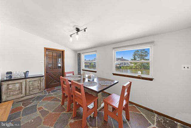 34 LAKE SINGLETON CT, Tuckerton, NJ 08087