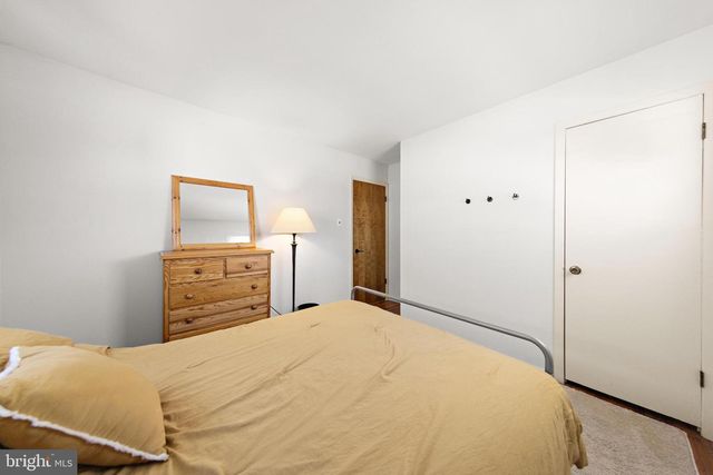 34 LAKE SINGLETON CT, Tuckerton, NJ 08087