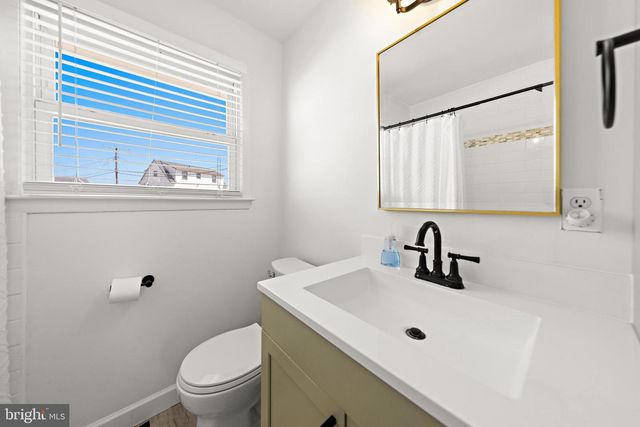 34 LAKE SINGLETON CT, Tuckerton, NJ 08087