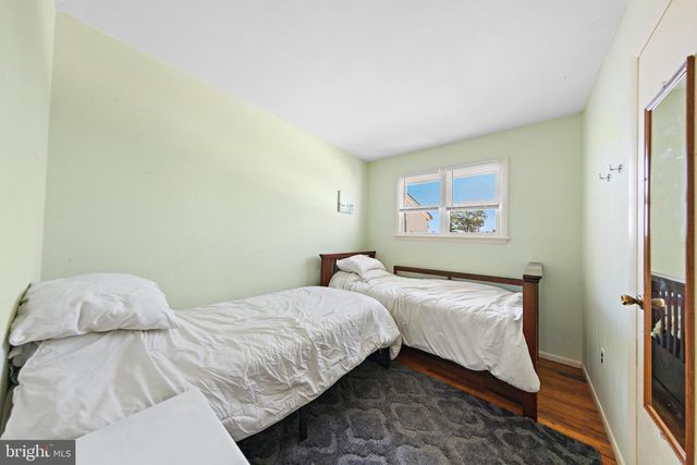 34 LAKE SINGLETON CT, Tuckerton, NJ 08087