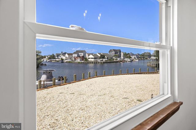 34 LAKE SINGLETON CT, Tuckerton, NJ 08087