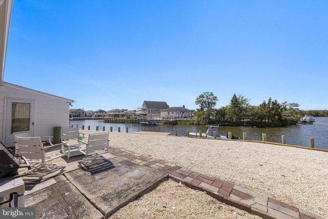 34 LAKE SINGLETON CT, Tuckerton, NJ 08087