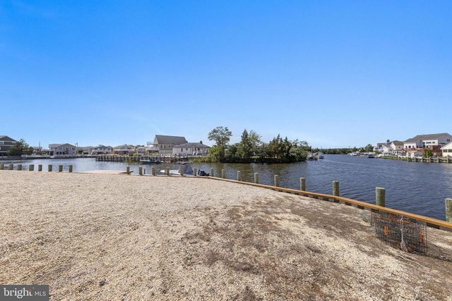 34 LAKE SINGLETON CT, Tuckerton, NJ 08087