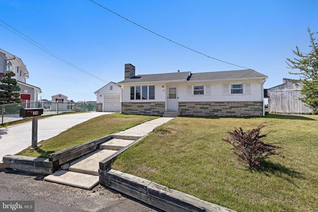 34 LAKE SINGLETON CT, Tuckerton, NJ 08087