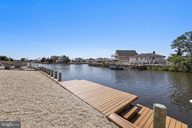 34 LAKE SINGLETON CT, Tuckerton, NJ 08087