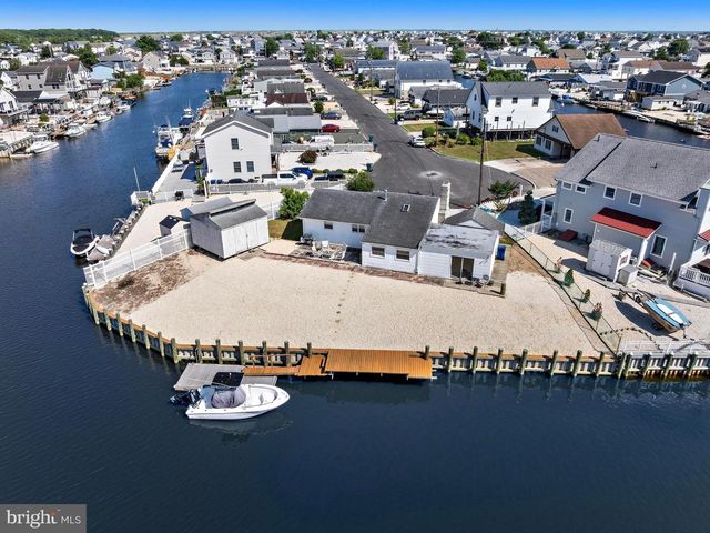 34 LAKE SINGLETON CT, Tuckerton, NJ 08087