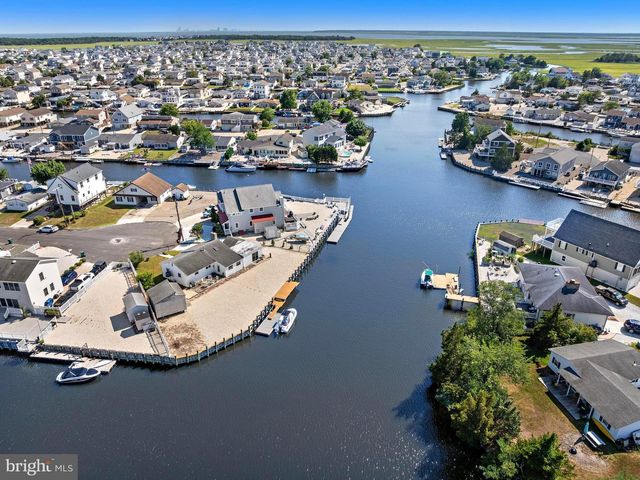 34 LAKE SINGLETON CT, Tuckerton, NJ 08087