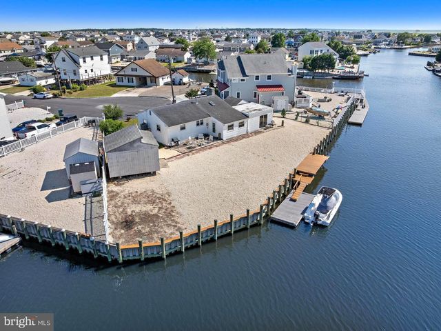 34 LAKE SINGLETON CT, Tuckerton, NJ 08087