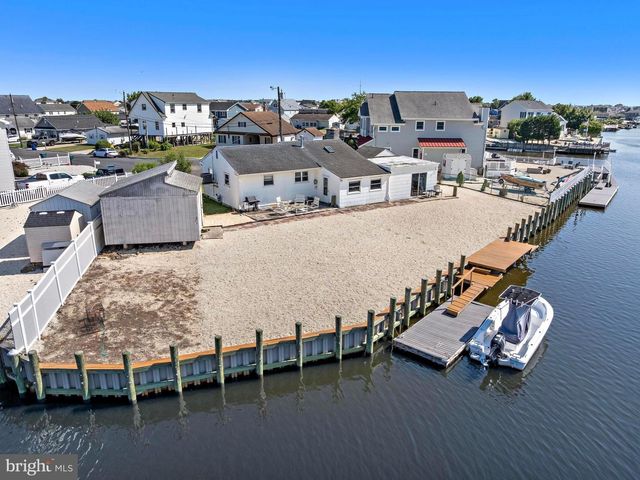 34 LAKE SINGLETON CT, Tuckerton, NJ 08087