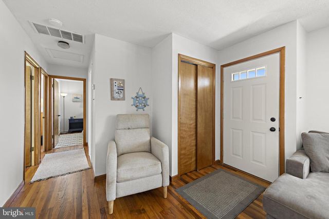 34 LAKE SINGLETON CT, Tuckerton, NJ 08087