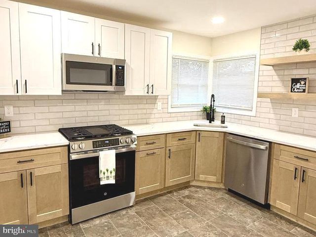 115 GLOUCESTER AVE, Magnolia, NJ 08049